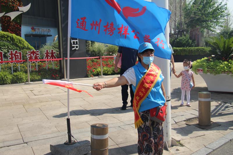 <strong>大鸡吧用力操我骚逼视频</strong>